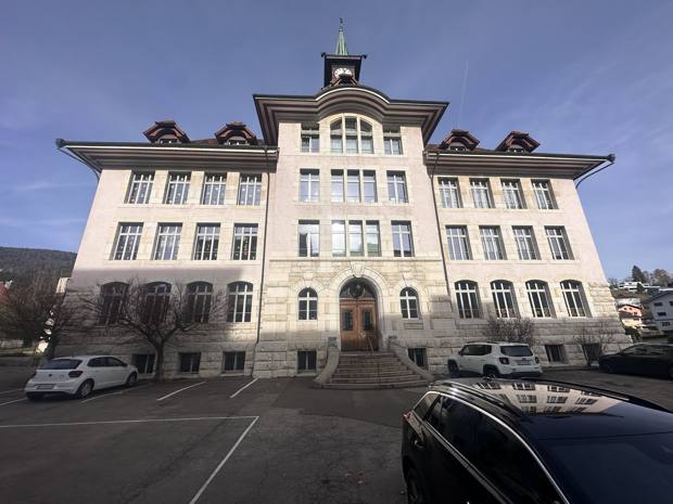 Rénovation des fenêtres bois d'un bâtiment historique — Piazza SA
